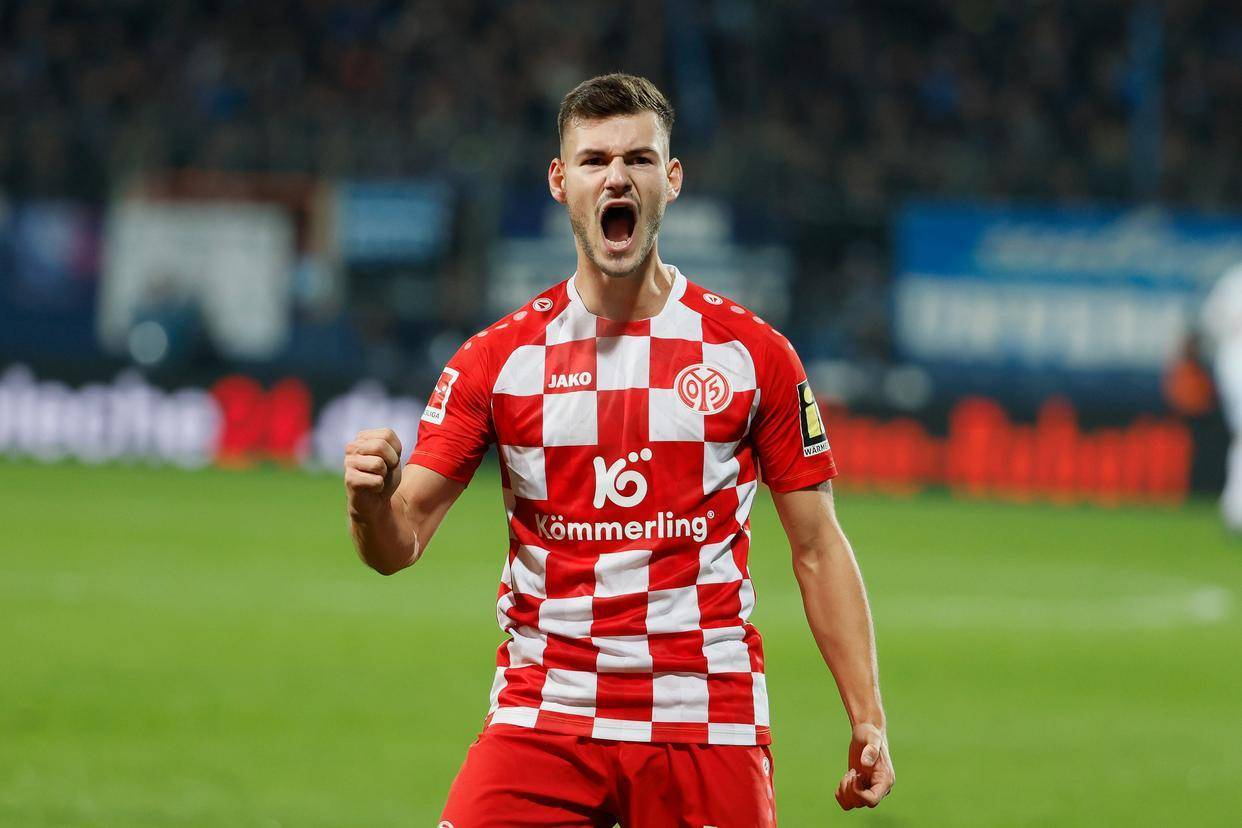 关键战德国国家队备战德国杯，造点机会细节流出，质疑声四起，训练强度显著提升的简单介绍-开云平台