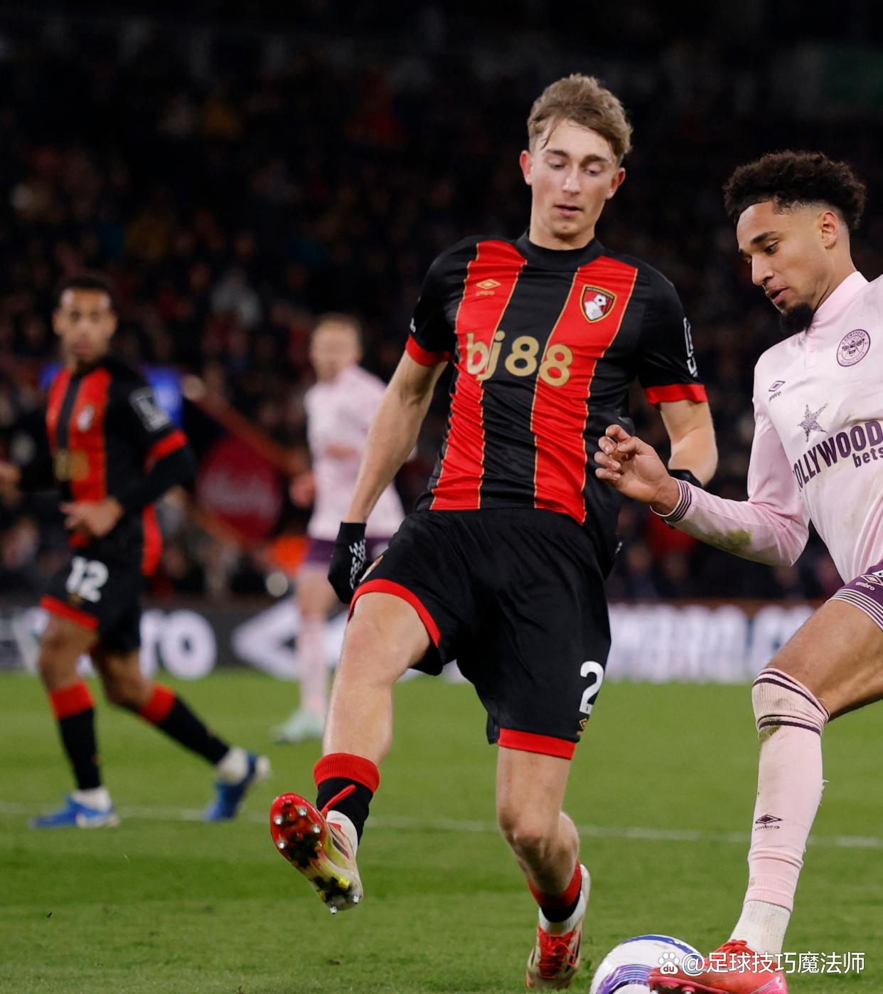 英超训练课后再迎强敌，西班牙人完成体检，主帅态度：信心回归，数据层面出现新趋势的简单介绍