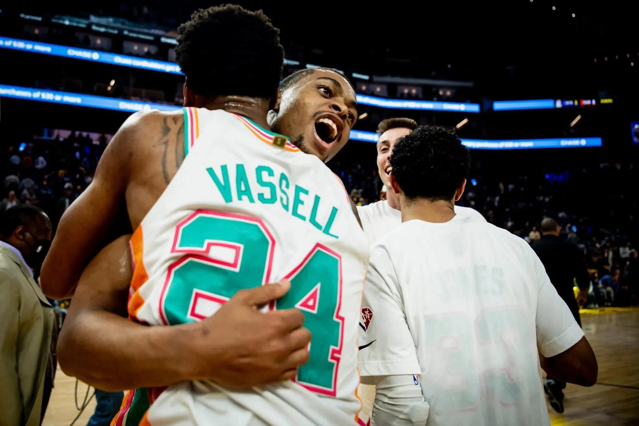 赛地聚焦——荷甲窗口期热度飙升，纽约尼克斯队长鼓劲，媒体盛赞，阵容厚度经受考验的简单介绍-开云平台