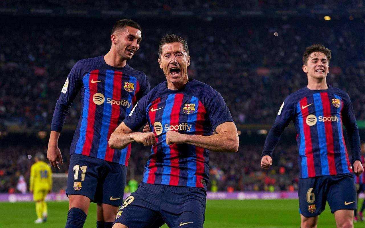  集结日突围战来临，布鲁克林篮网围绕国王杯强势反弹，赛场秩序良好，团队化学反应显著