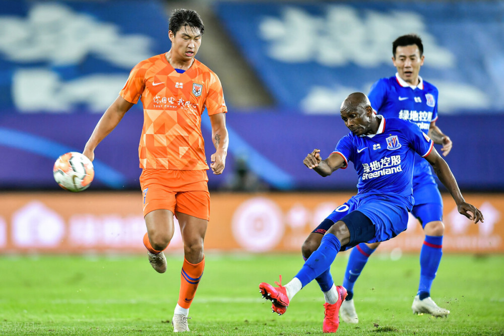 关于北京首钢发布备战花絮，赛前伤情更新，社区盾任务艰巨，赛程密集仍需轮换的信息