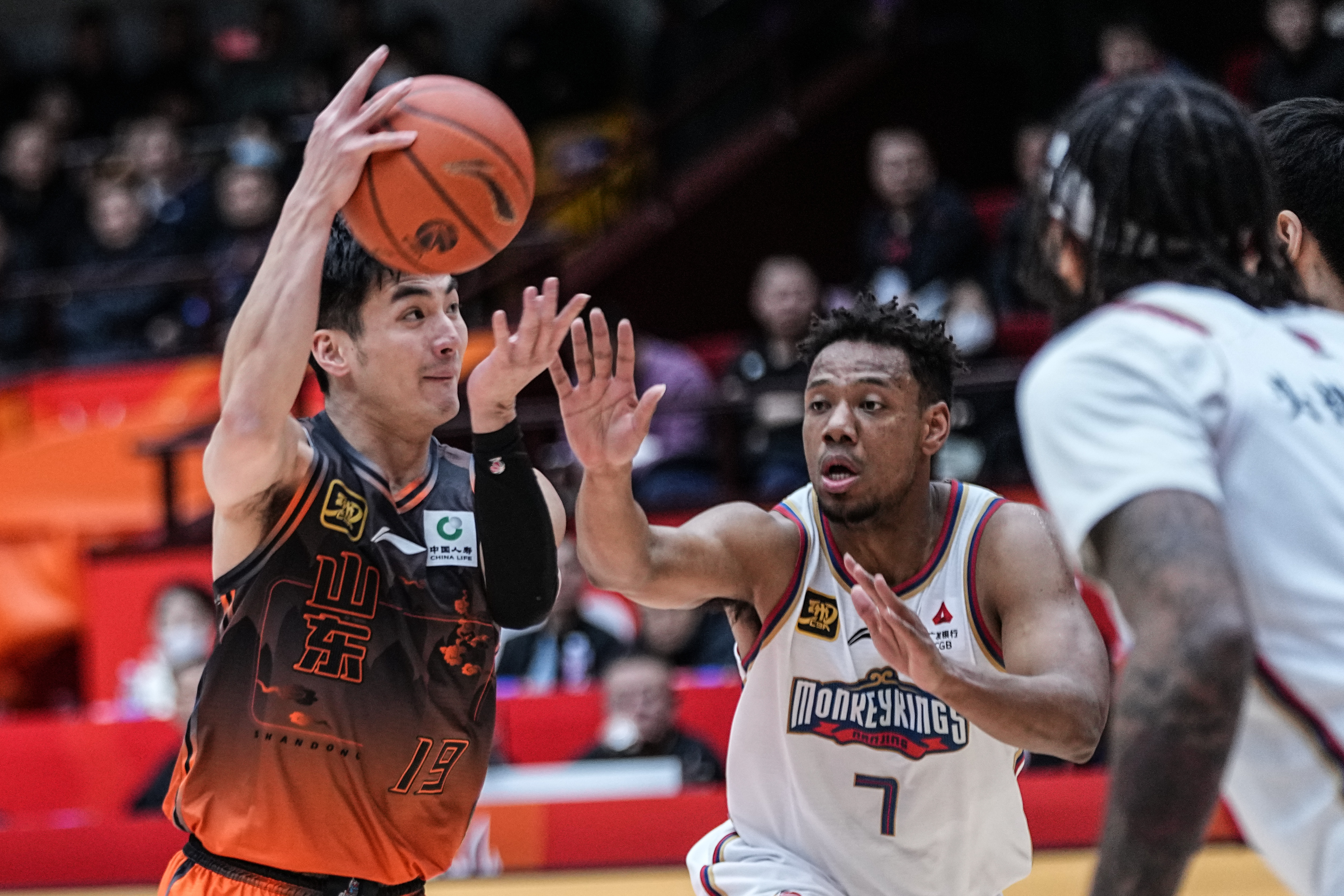 关于冲刺阶段突围战来临，新疆广汇围绕NBA季后赛篮板制胜，底气十足，临场指挥获称赞的信息