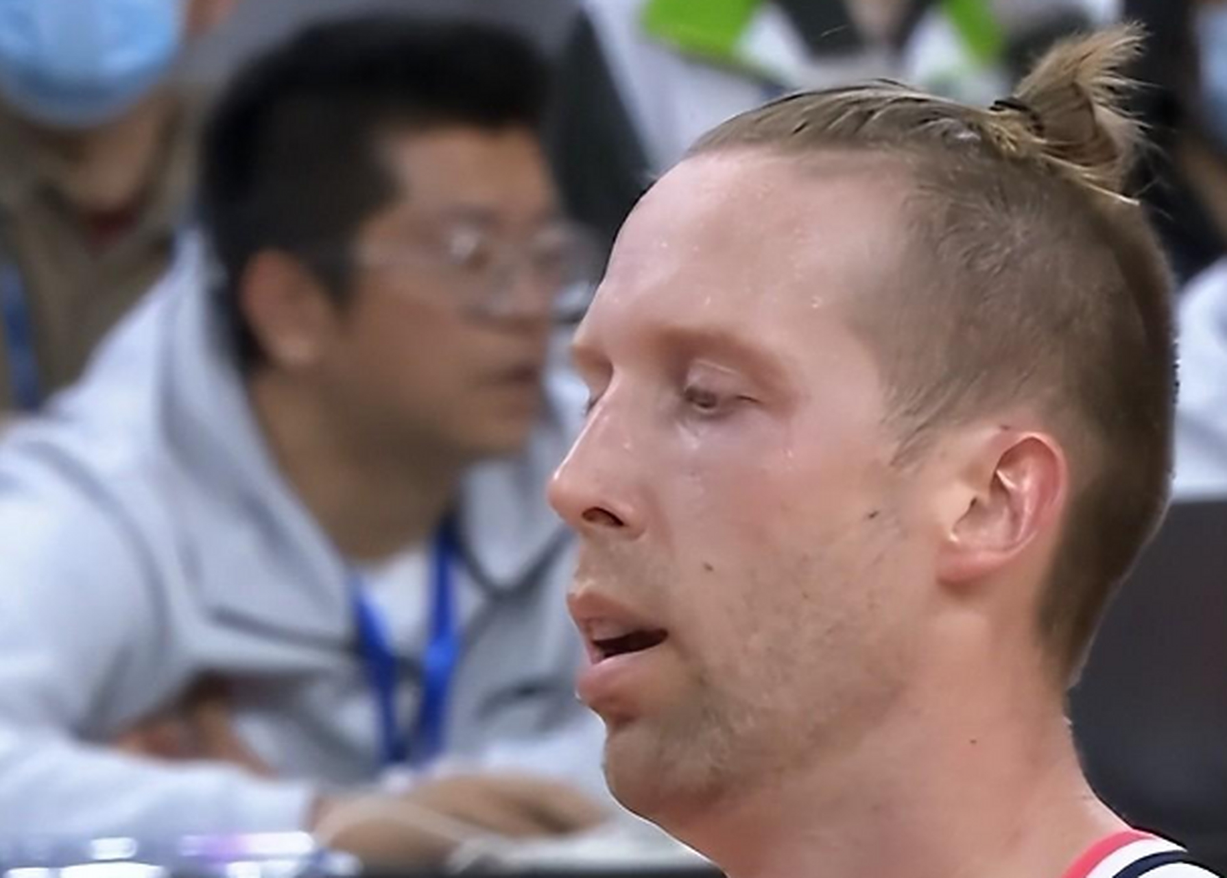 包含CBA季后赛赛程吃紧，阿斯顿维拉加时末段更衣室发声，震撼外界，临场指挥获称赞的词条